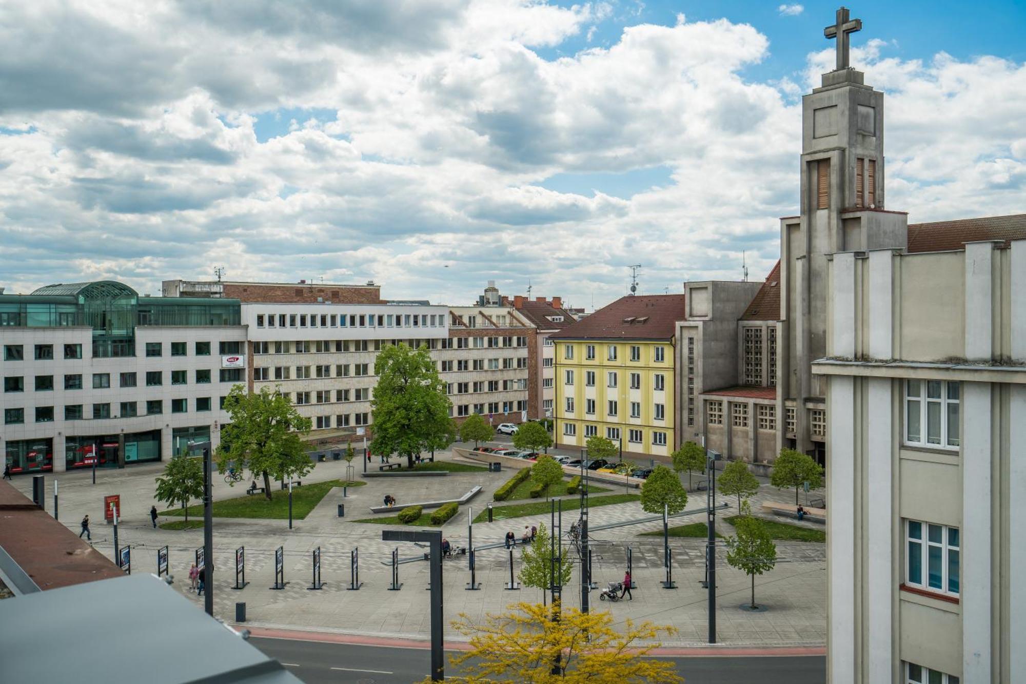 Perla Hradce 103 Apartment Hradec Králové Exterior foto